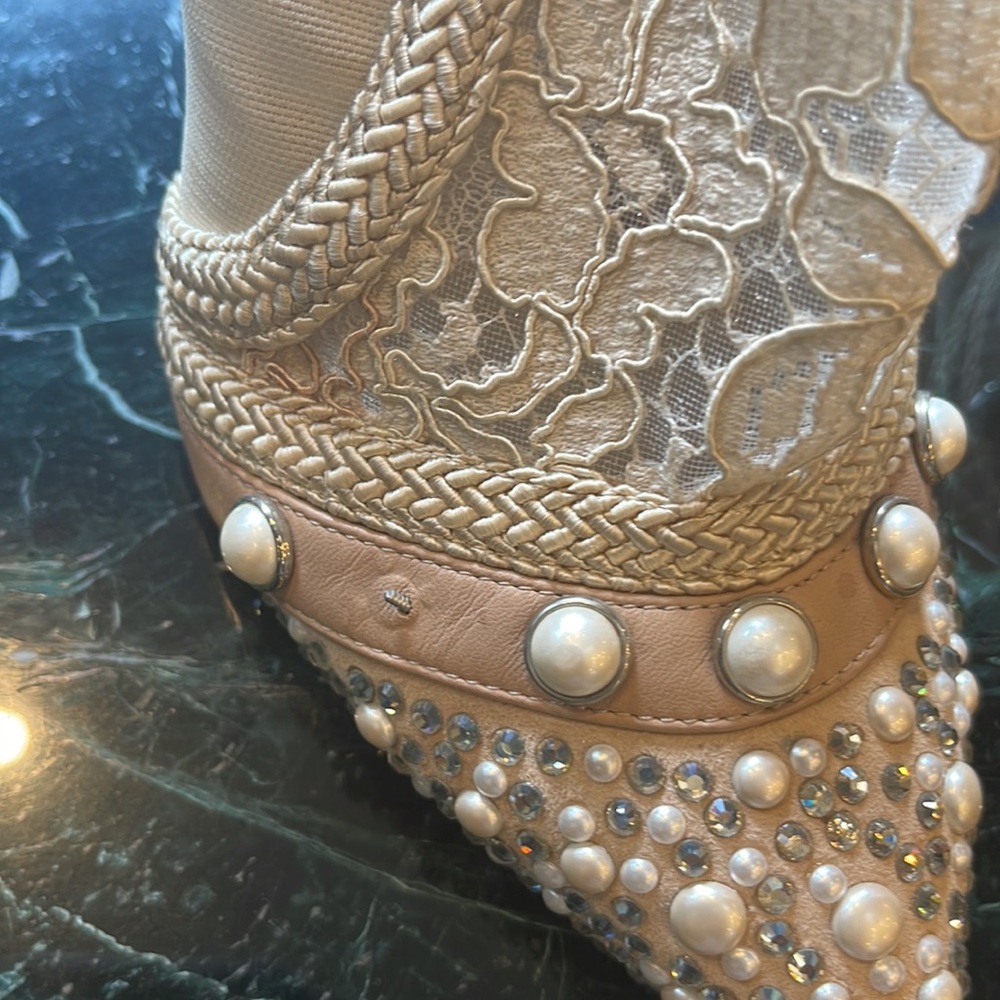 Designer shoes - Picture 2 of 9